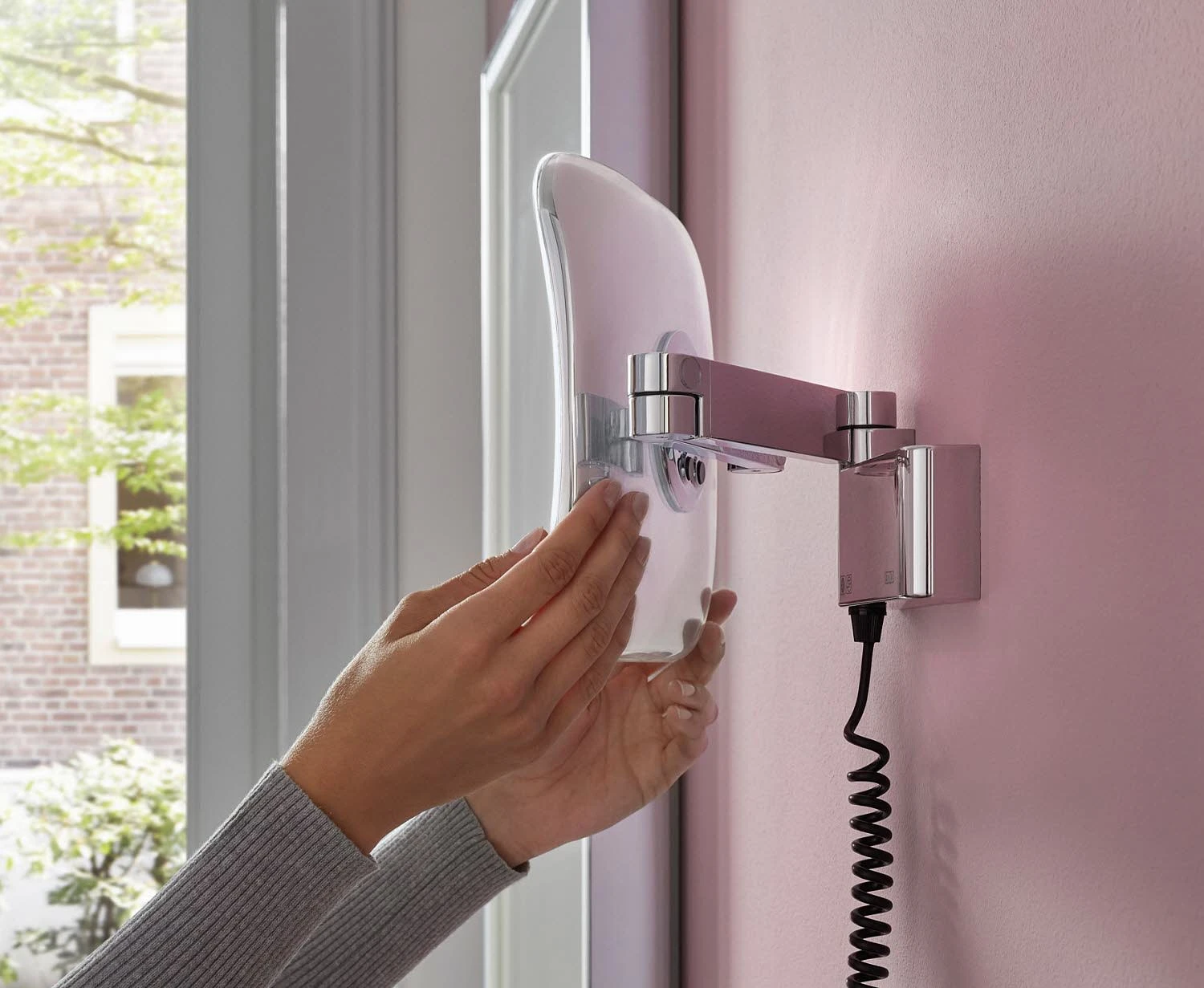 Emco Evo LED Rasier- Und Kosmetikspiegel Mit Spiralkabel Und Stecker Mit 5-fach Vergrößerung 4 Emco Evo LED Rasier- Und Kosmetikspiegel Mit Spiralkabel Und Stecker Mit 5-fach Vergrößerung – Bild 2