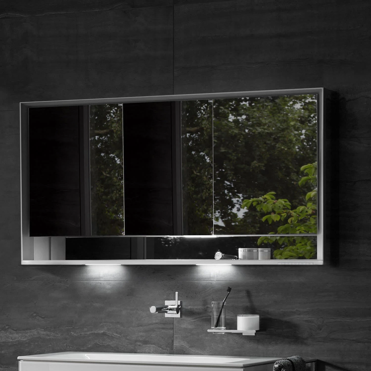 Keuco Royal Lumos Unterputz-Spiegelschrank 120 X 73,5 Cm Mit Spiegelheizung, LED-Beleuchtung, 3 Türen 8 Keuco Royal Lumos Unterputz-Spiegelschrank 120 X 73,5 Cm Mit Spiegelheizung, LED-Beleuchtung, 3 Türen – Bild 6