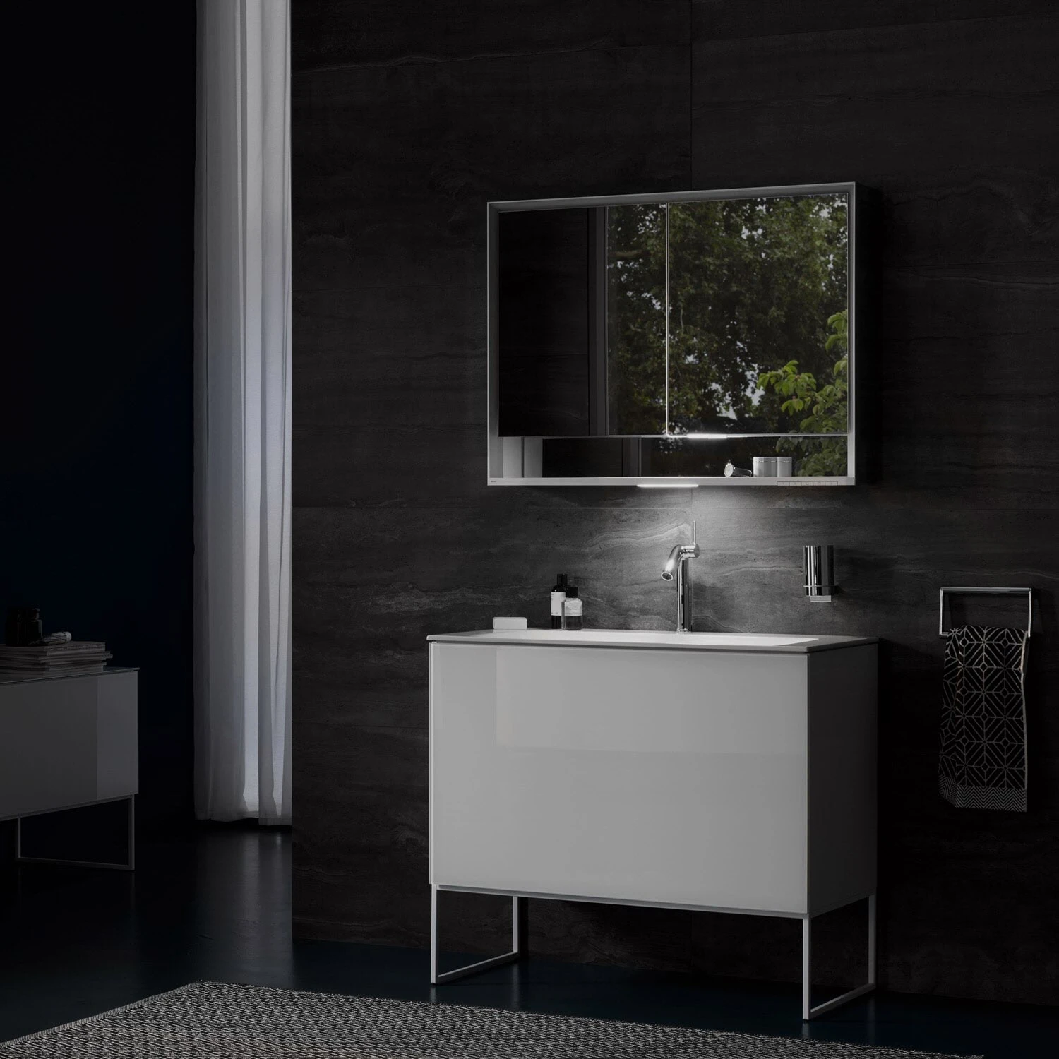 Keuco Royal Lumos Aufputz-Spiegelschrank 105 X 73,5 Cm Mit Spiegelheizung, LED-Beleuchtung, 2 Türen 9 Keuco Royal Lumos Aufputz-Spiegelschrank 105 X 73,5 Cm Mit Spiegelheizung, LED-Beleuchtung, 2 Türen – Bild 7