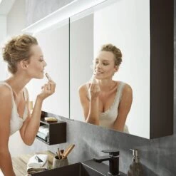 Puris Aspekt Spiegelschrank 120 Cm Mit 2 Türen Und LED-Flächenleuchte